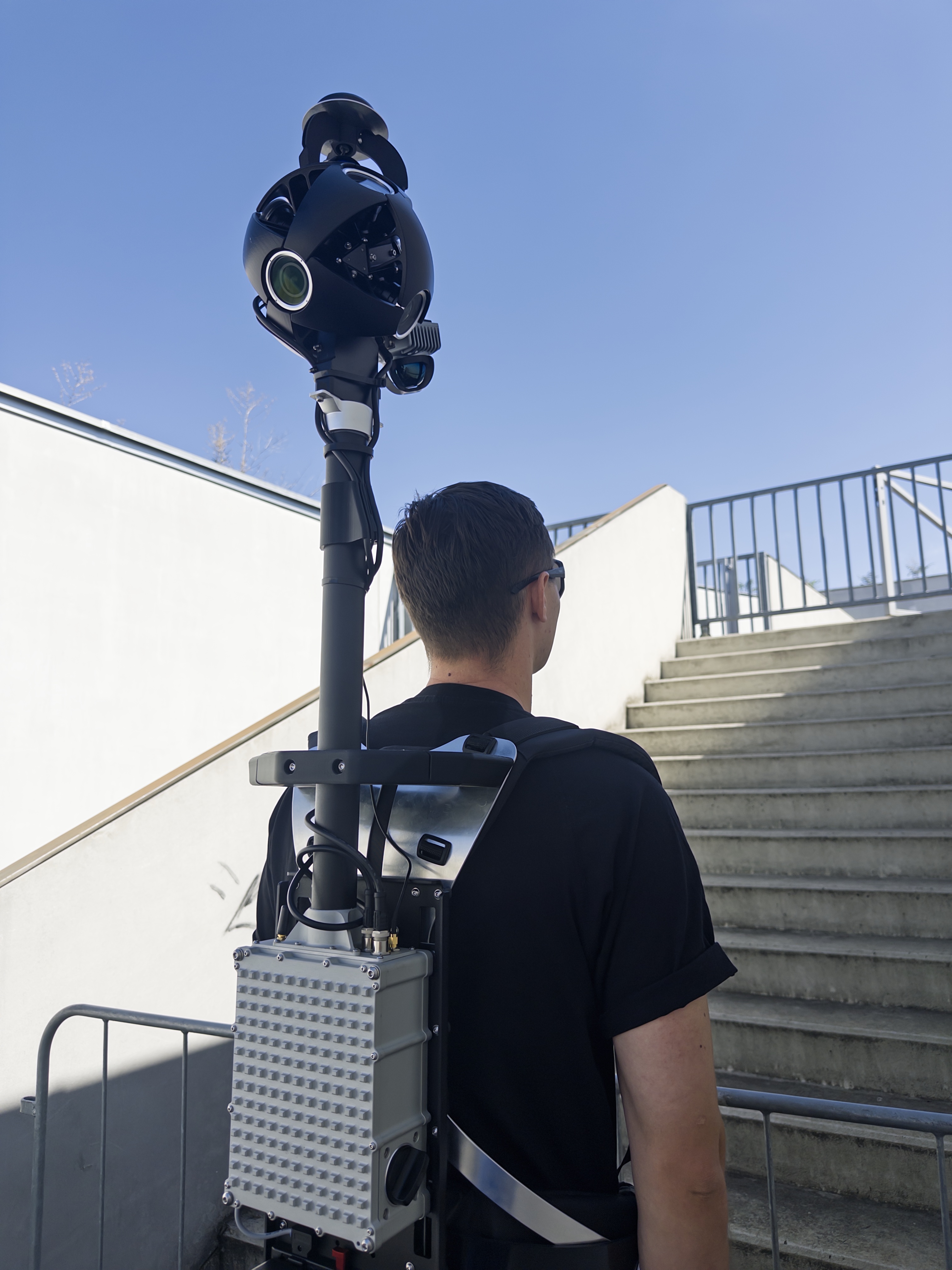 Mosaic Xplor: Fully spherical 360º Mobile Mapping Backpack Camera