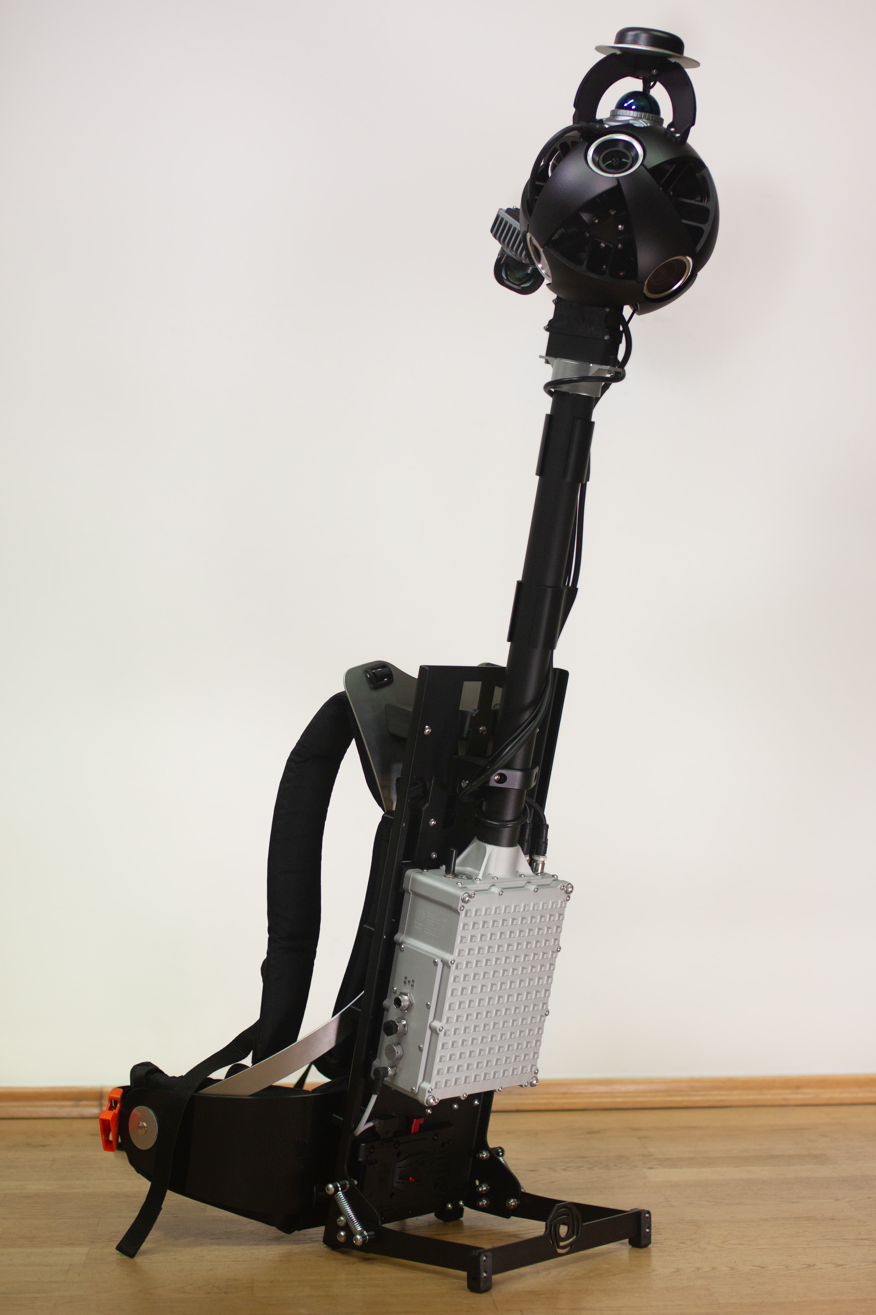 Mosaic Xplor: Fully spherical 360º Mobile Mapping Backpack Camera