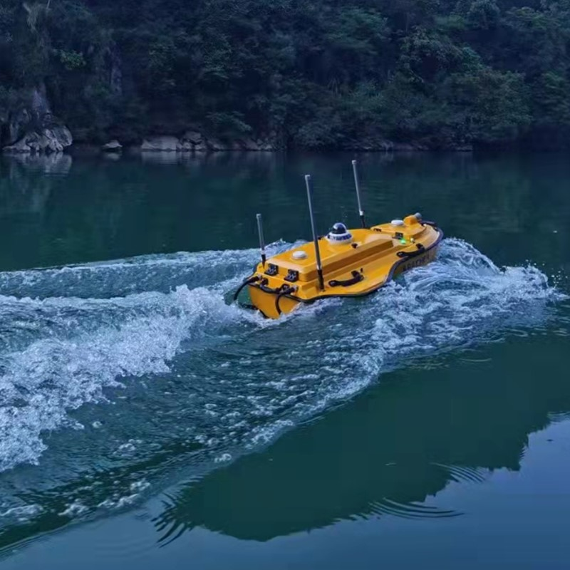 ェニーパッカム　アパッチ　UK4 APACHE 3: Cost-Effective Single-Beam USV | CHCNAV