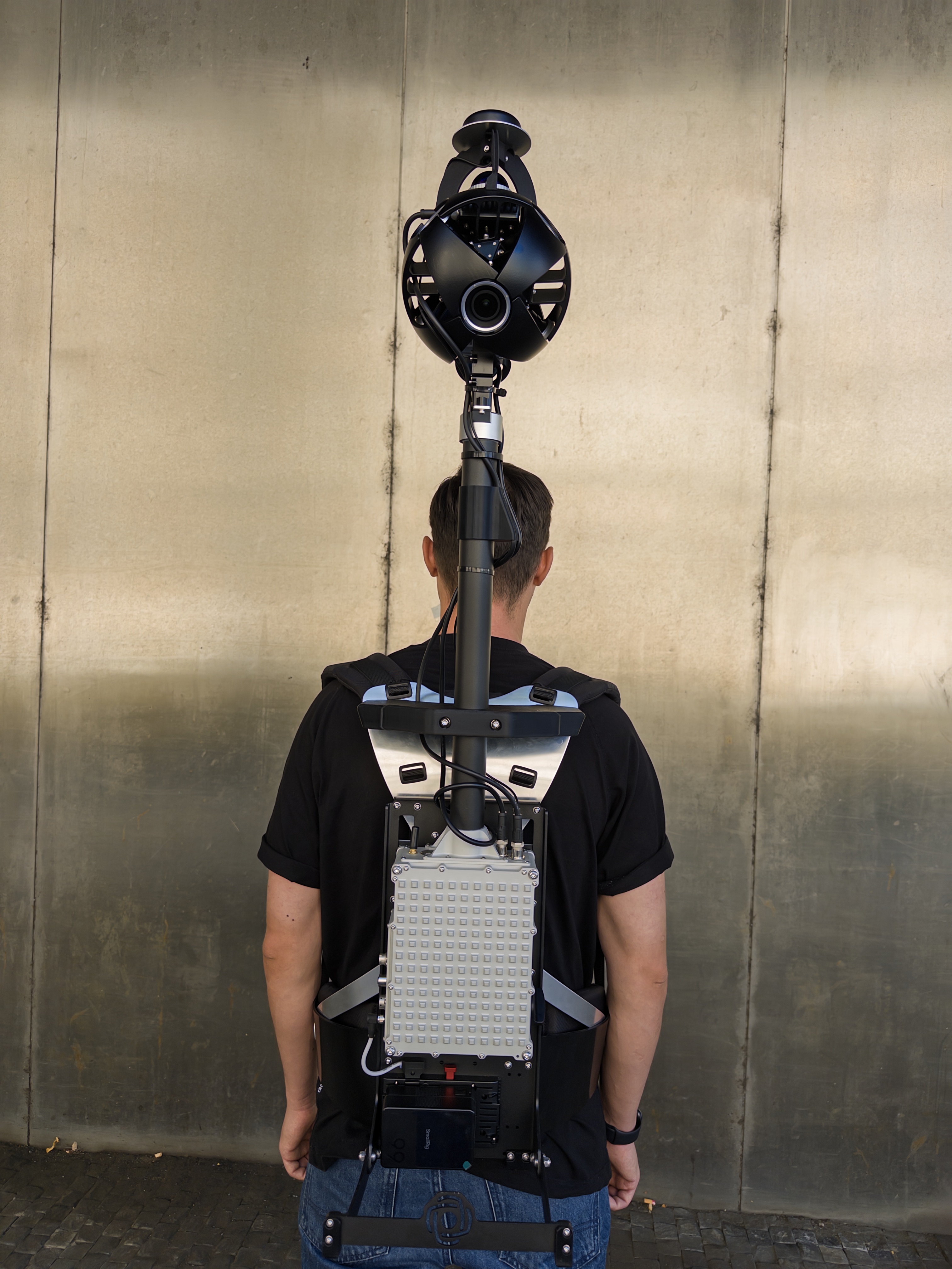 Mosaic Xplor: Fully spherical 360º Mobile Mapping Backpack Camera